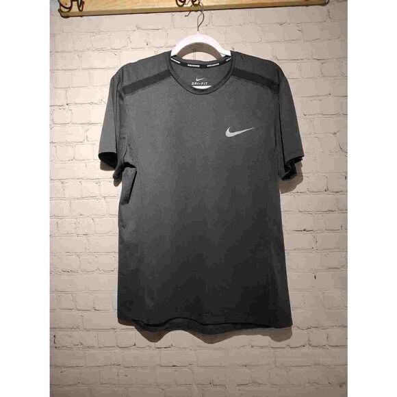 Nike gray lightweight activewear Tshirt medium - Picture 1 of 2